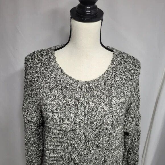 American Eagle Outfitters grey with red trim, size M - Picture 2 of 6